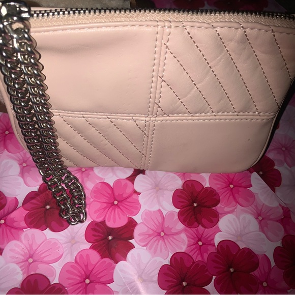 Express Beautiful Wrist-let wallet . - Picture 12 of 17